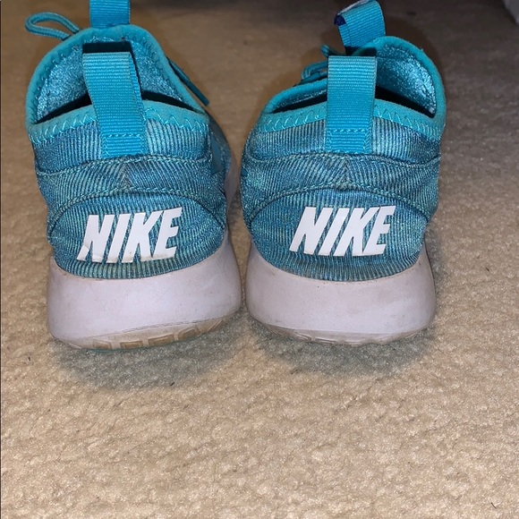 Gently worn Nike running shoes - Picture 3 of 5